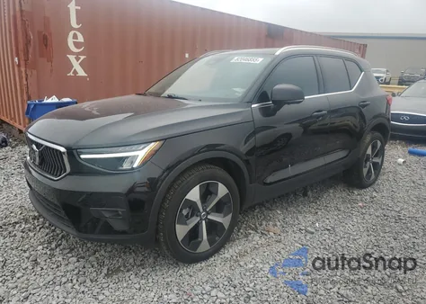 2025 Volvo Xc40 Plus z USA, uszkodzony, nr VIN YV4L12UE9S2531682